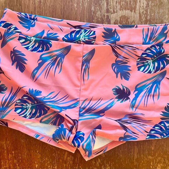 Coral Women’s Tankini Swimsuit with Boy Shorts (L) - Picture 2 of 6